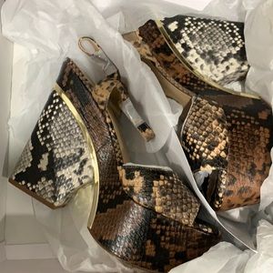 Michael Kors Brand New Size 8.5 Lana Wedge